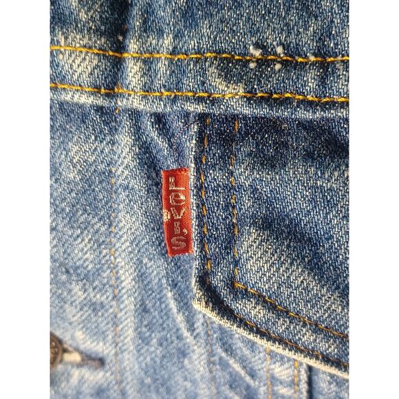 Vintage Levi Strauss 90's Dark Blue Jean Jacket Coat Button Size 40L Rider/Biker - Picture 3 of 15